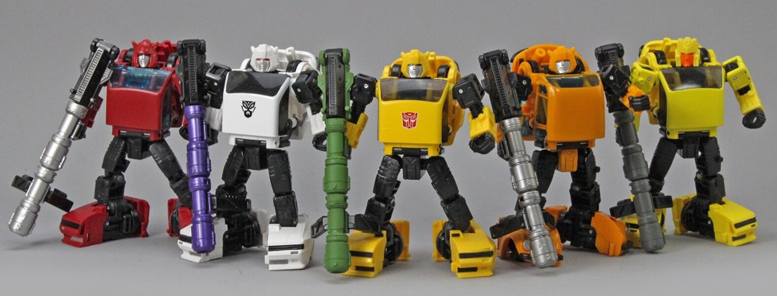 Buzzworthy Bumblebee World's Collide 4 Pack Compared  (7 of 19)